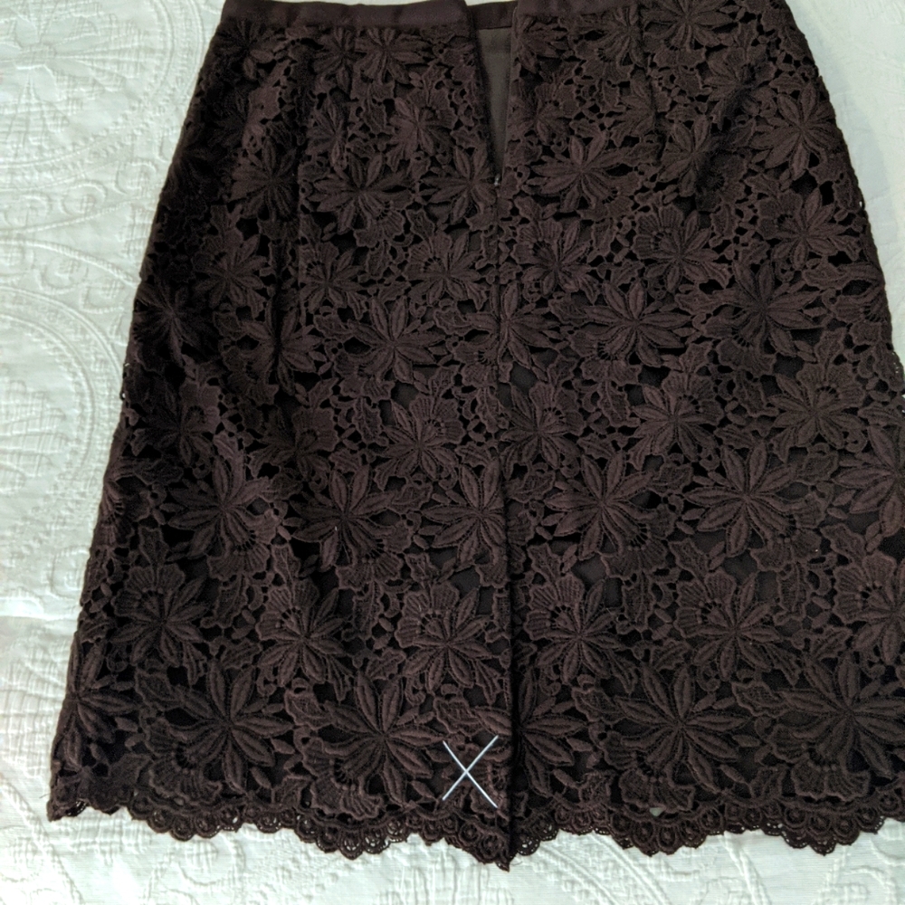 Talbot Woman lace skirt - Picture 2 of 4